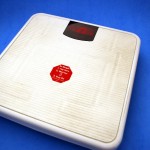 Picture of a scale used as featured image for healthy weight loss diet article.